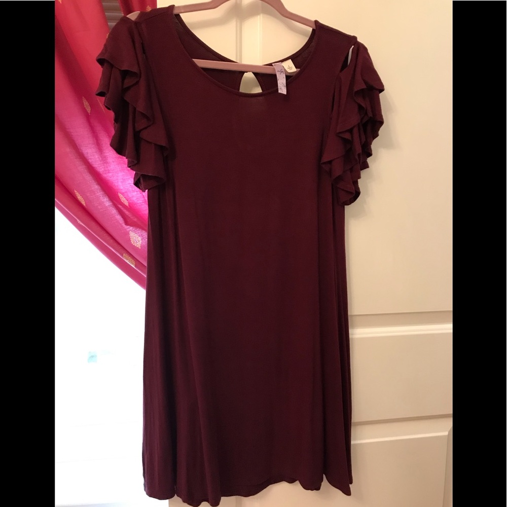 Open shoulder dress from Francesca. Never worn.